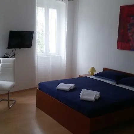Apartment Family House *